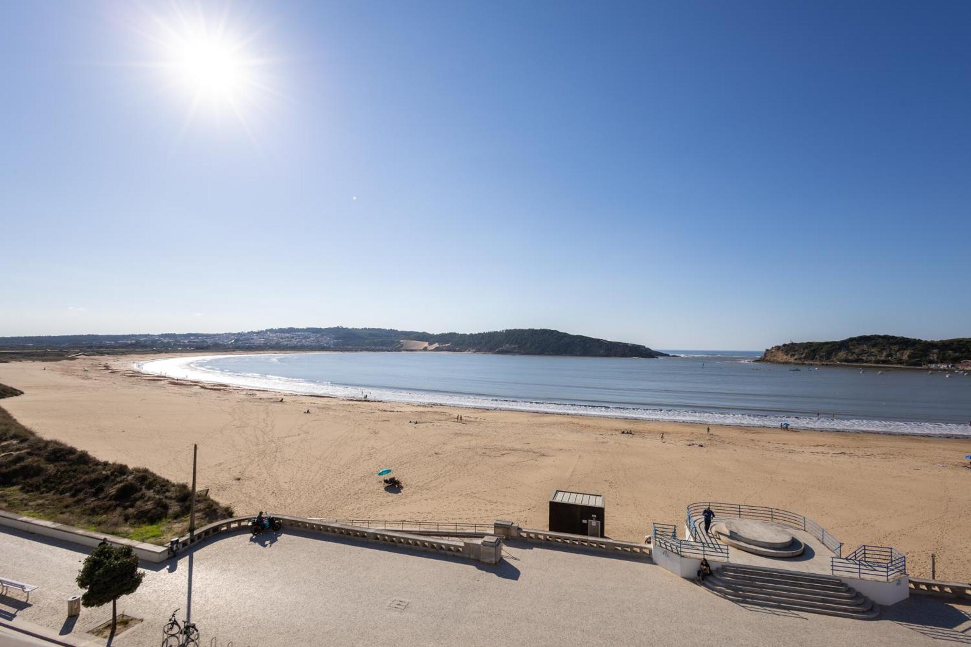 Beachfront 3Bdr Apt On Marginal Boulevard São Martinho do Porto Exteriér fotografie