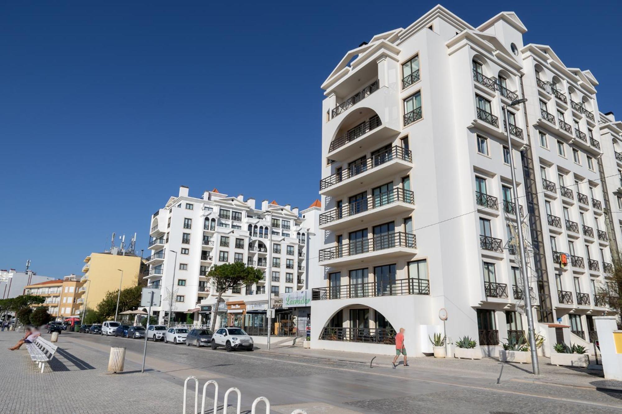 Beachfront 3Bdr Apt On Marginal Boulevard São Martinho do Porto Exteriér fotografie